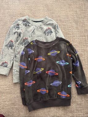 Pullover sweater bundle 4T